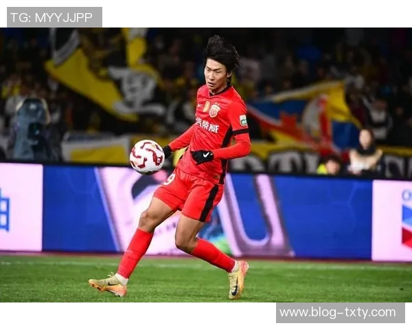 李新翔伤愈随海港队赴迪拜冬训晒照展现团队精神 李新翔伤愈随海港队赴迪拜冬训晒照展现团队精神