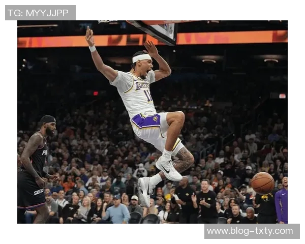 狄龙三分手感不佳仅中一球贡献14分4板1助2断并压哨罚球两次