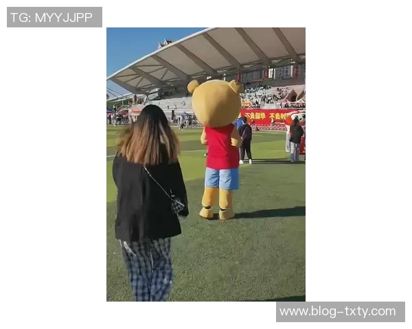 裸奔女郎19年后华丽转身成飞行员引发热议 裸奔女郎19年后华丽转身成飞行员引发热议