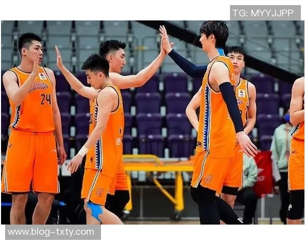 郭昊文解析杨瀚森语言能力提升之道：勇敢表达是关键所在